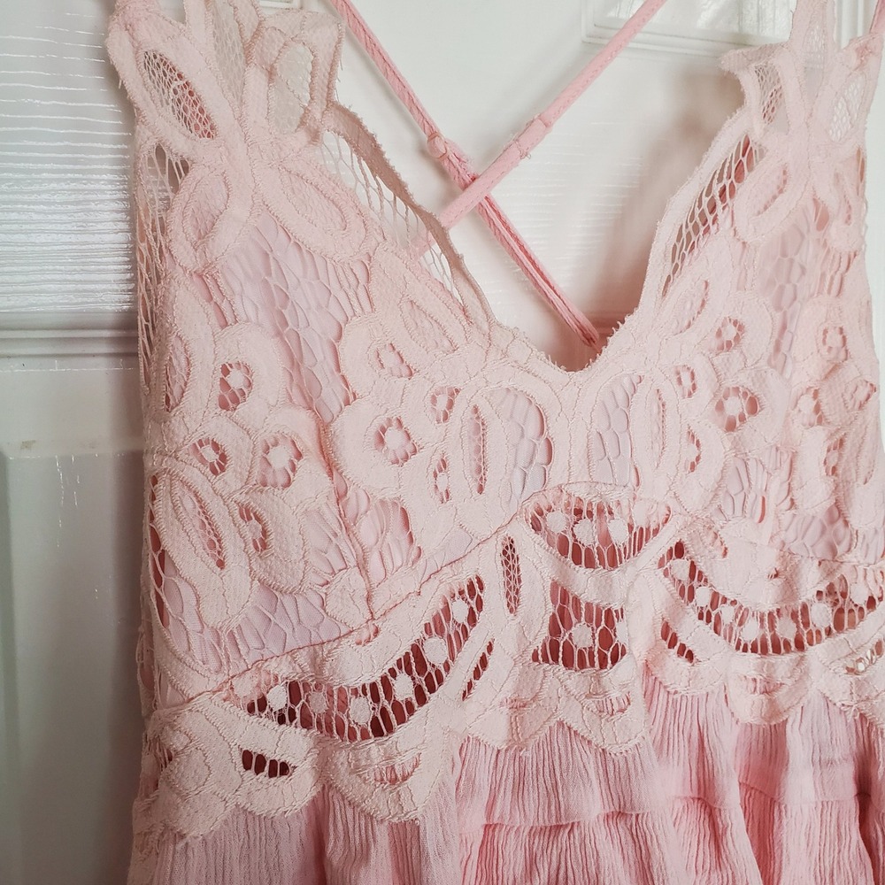 Lace-Trim Light Pink V-Neck Camisole